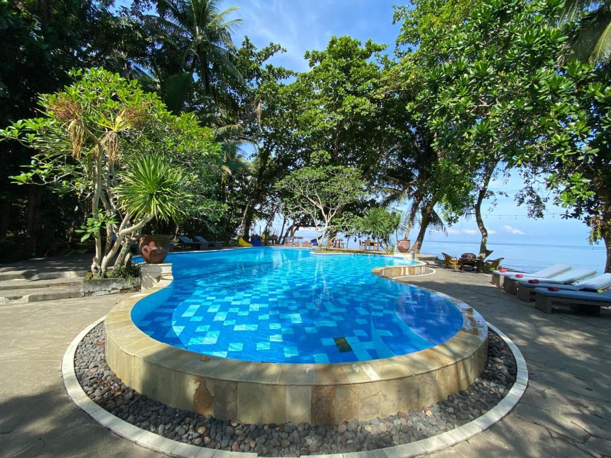 Murex Dive Resort Manado Exteriör bild