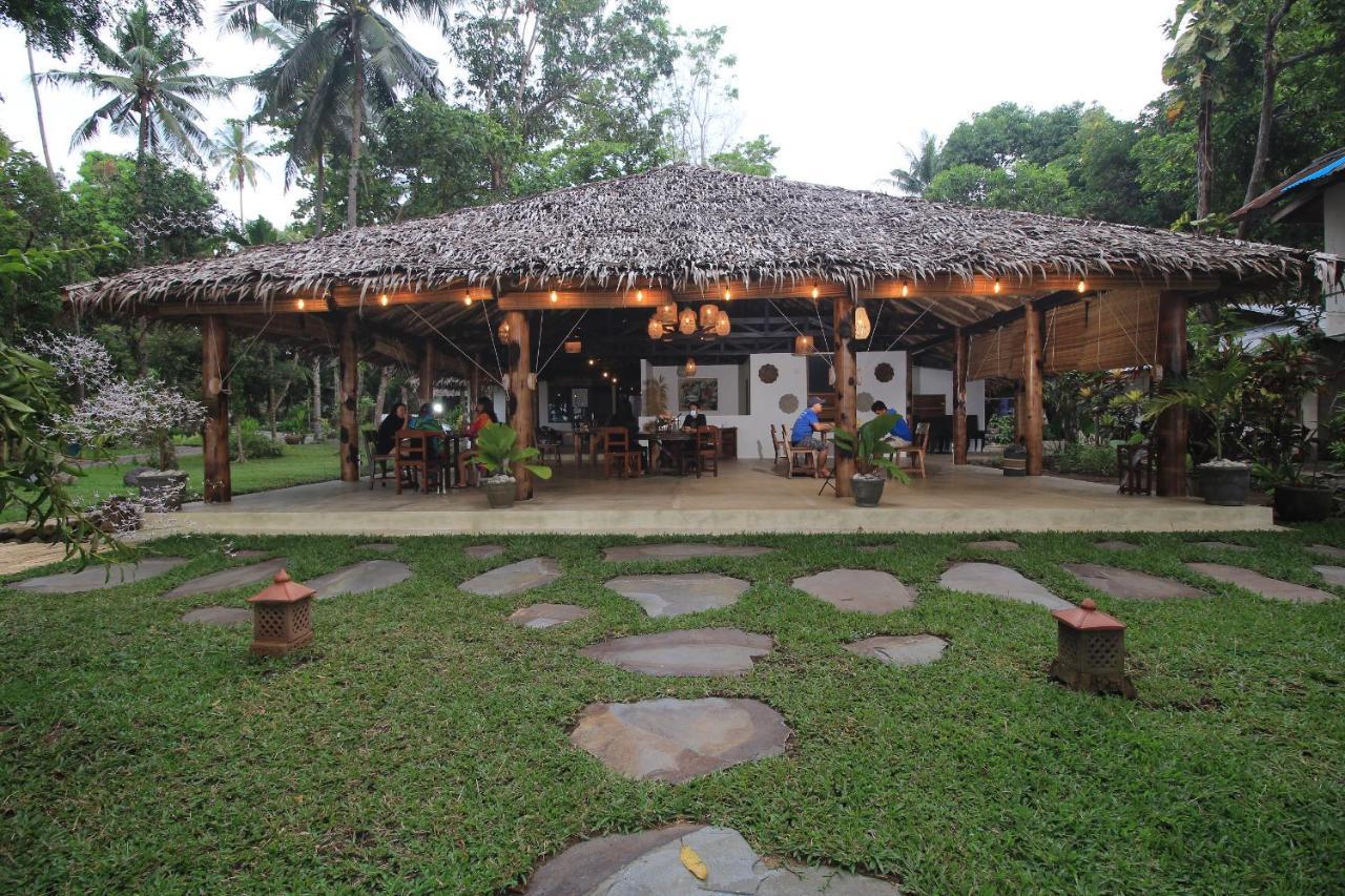 Murex Dive Resort Manado Exteriör bild