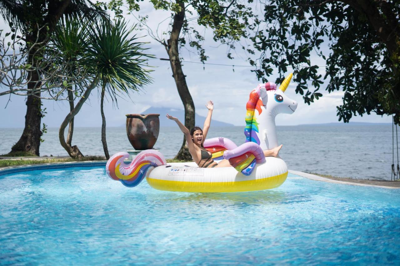 Murex Dive Resort Manado Exteriör bild