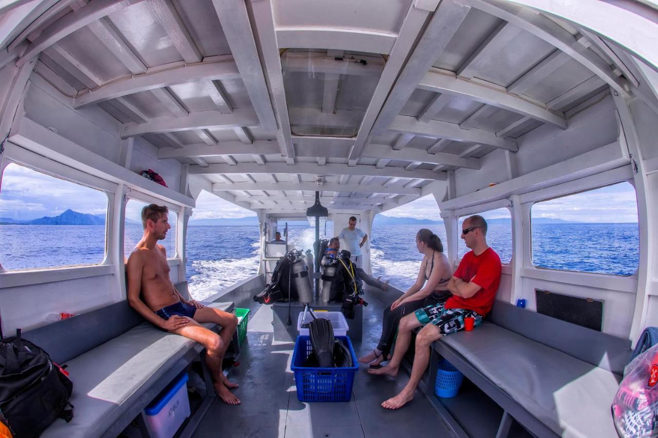 Murex Dive Resort Manado Exteriör bild