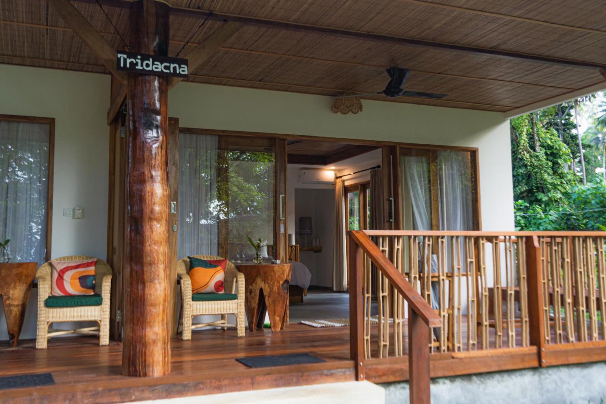 Murex Dive Resort Manado Exteriör bild