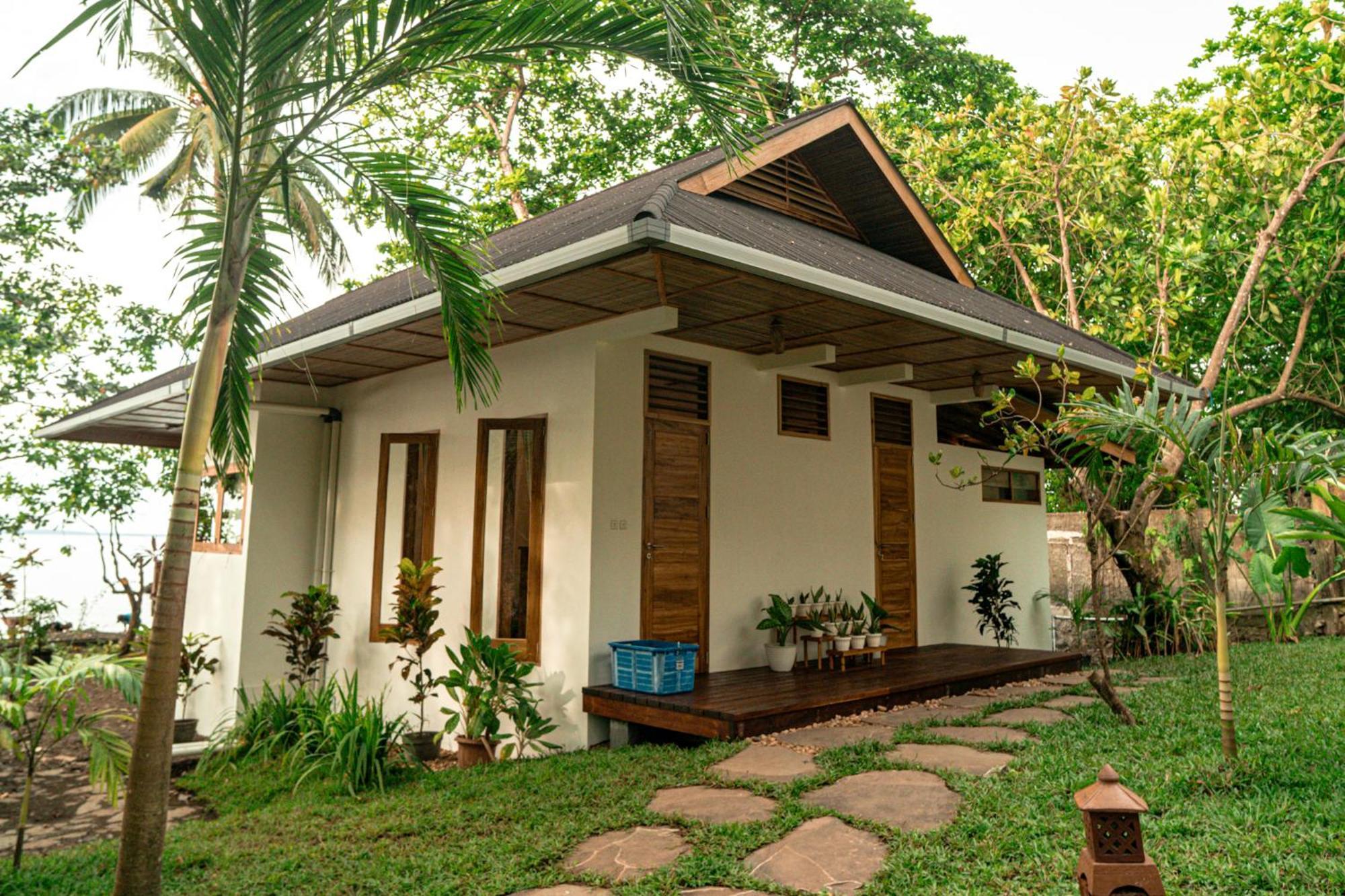 Murex Dive Resort Manado Exteriör bild