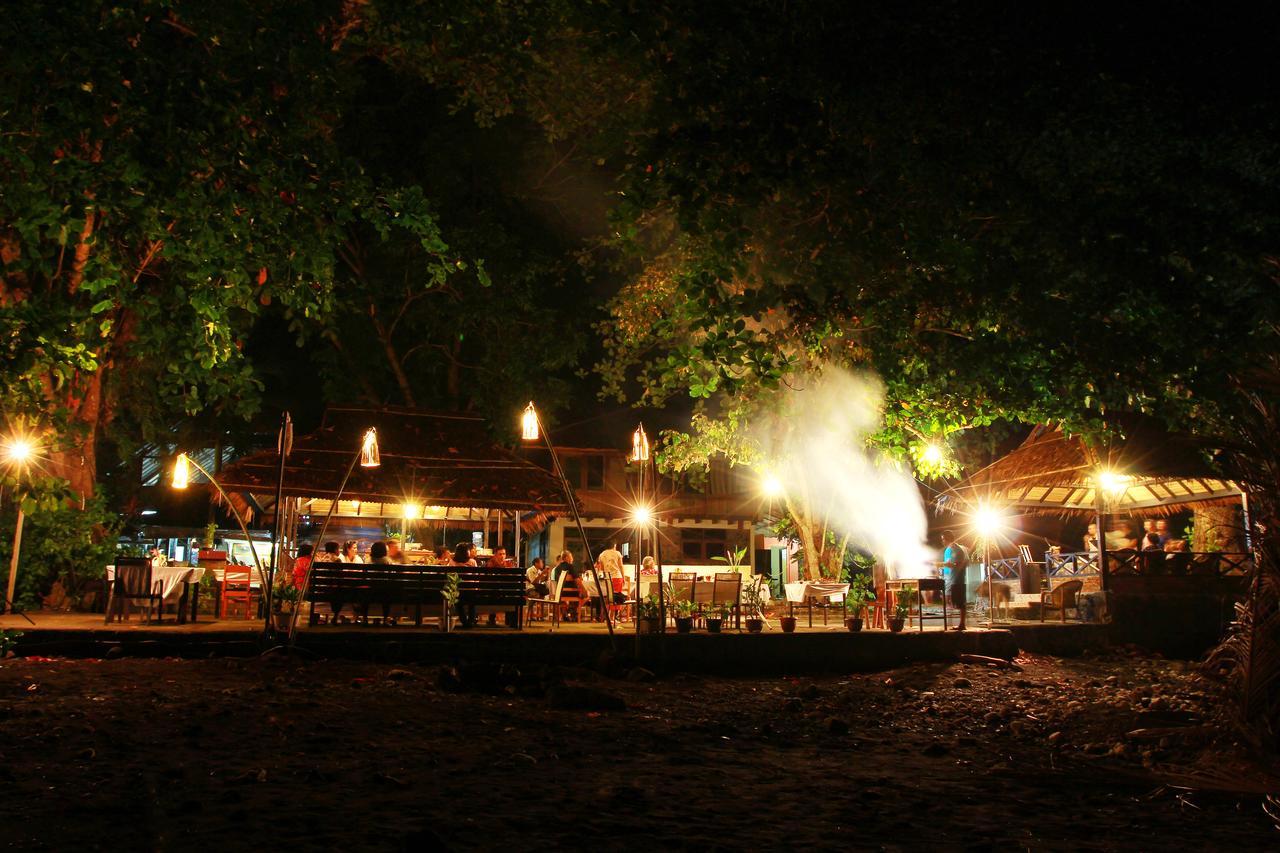 Murex Dive Resort Manado Exteriör bild